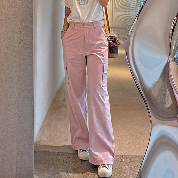 Hip-up wide cargo pants